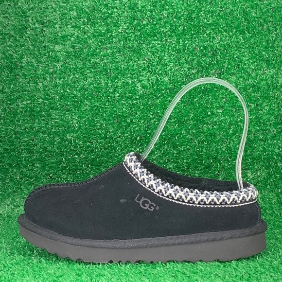 UGG Other - Ugg Girls Fur Lined Black Shoes Slippers Sz 1